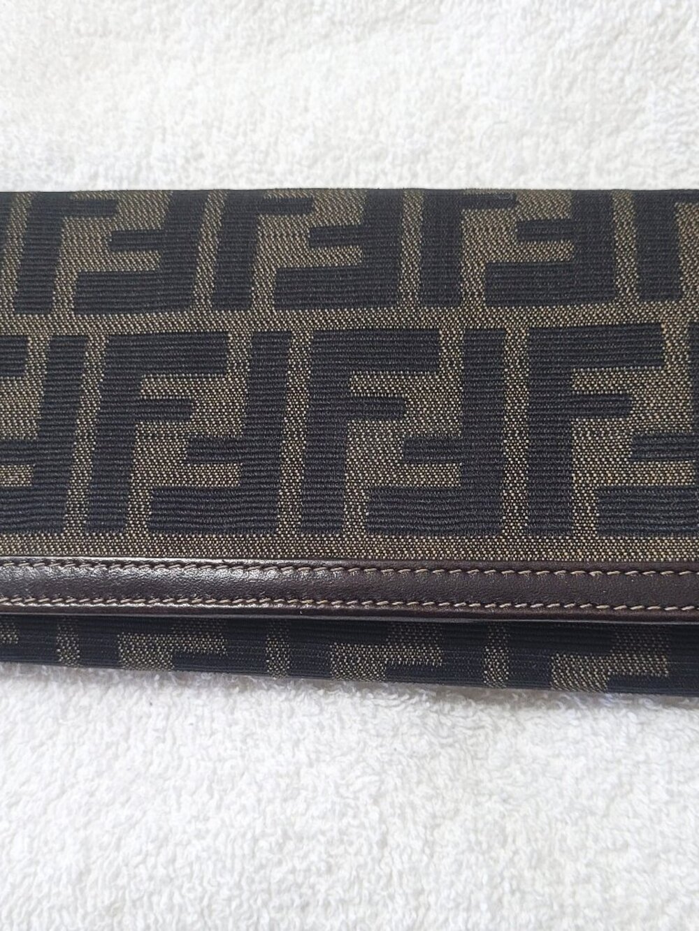 UNISEX FENDI MONOGRAM WALLET 7.5 X 4
